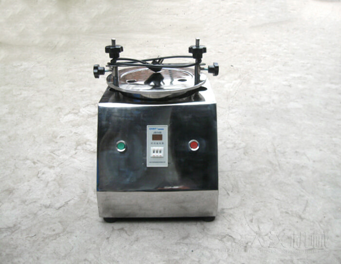 試驗篩是一種實驗篩比較常見的一種,所以很多的化學用品都是可以篩分的。